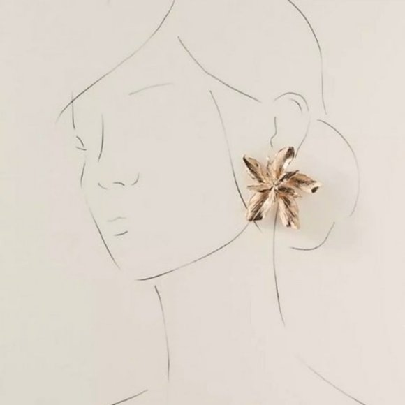 New ~ Anthropologie Pearl Flower Earrings - Picture 9 of 10